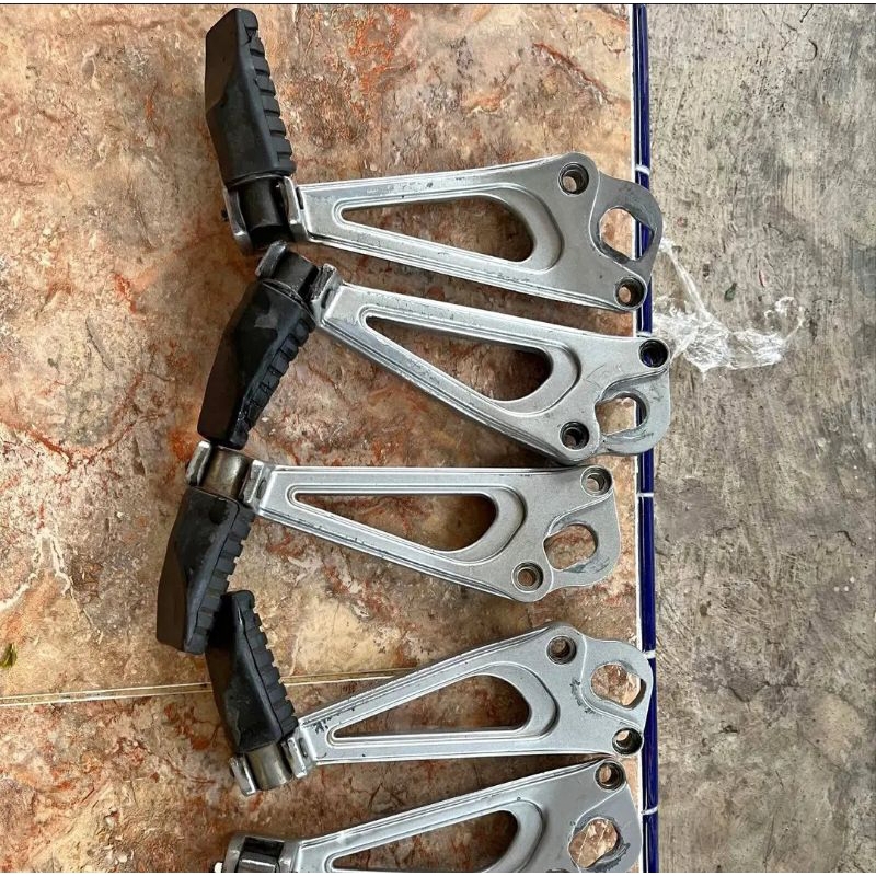 FOOTSTEP BELAKANG NINJA R/SS