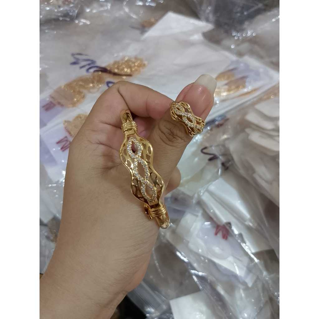 Gelang tangan set cincin perhiasan emas wanita dewasa model mewah unik/titanium/anti karat dan anti 