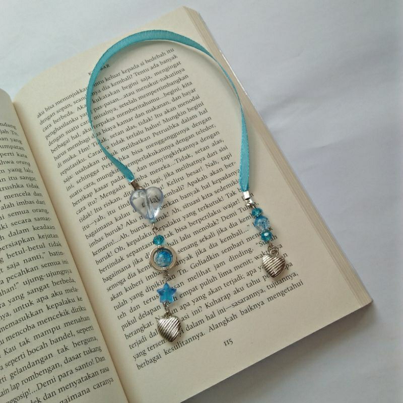 

pembatas buku manik-manik/bookmark manik-manik/pembatas buku aesthetic