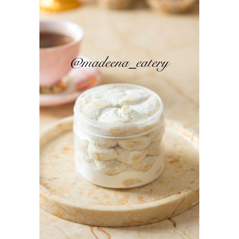 

PUTRI SALJU KEJU CLASSIC COOKIES kue kering kue lebaran MADEENA EATERY