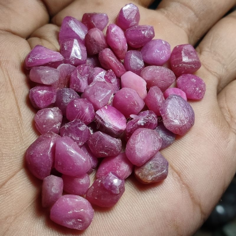 batu permata ruby mozambik asli natural dimensi kecil / bongkahan batu rubi mozambik/ bahan batu rub