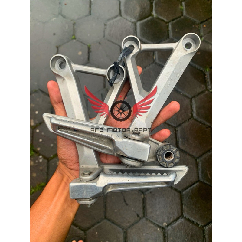 footstep postep belakang cb150r kode k15 original lepasan