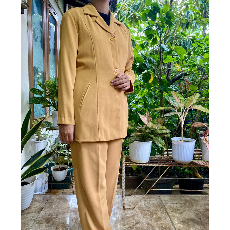 Preloved Setelan Safari Wanita