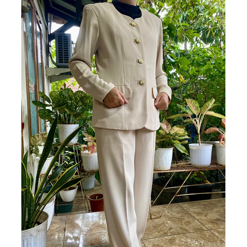 Preloved Setelan Safari Wanita