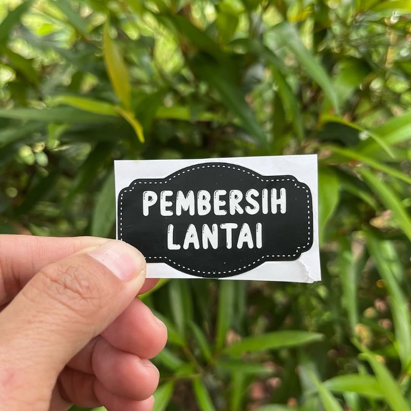 

Stiker Anti Air Pembersih Lantai Size 5x3cm