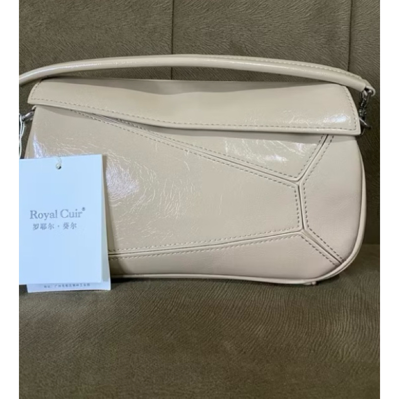 Royal Cuir bag puzzle