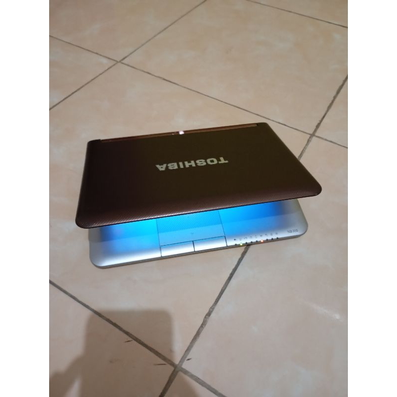 Laptop netbook toshiba second 10 inch murah mulus normal semua siap pakai & zoom baterai baru garans