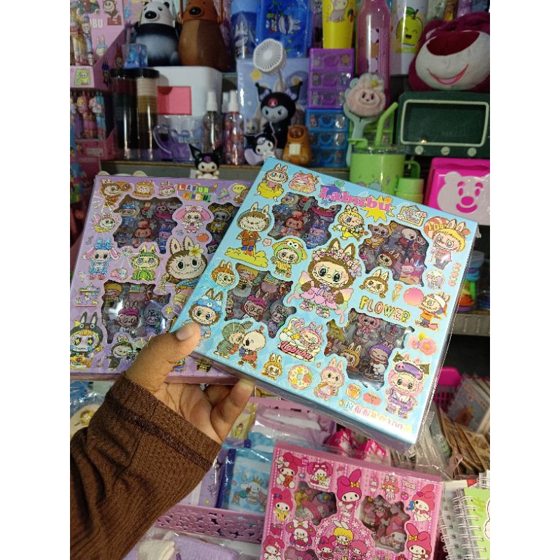 

STICKER SANRIO LABUBU