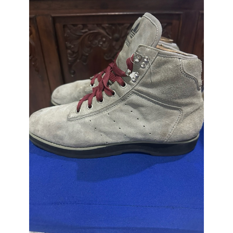Sepatu Sneakers Abu-abu Boots Size 45