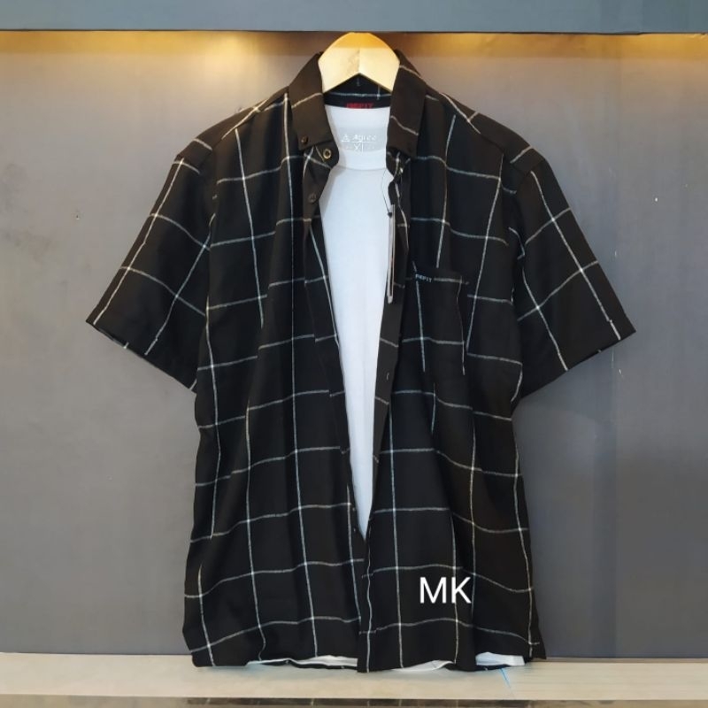 OUTFIT PRIA KEKINIAN/KEMEJA PRIA LENGAN PENDEK