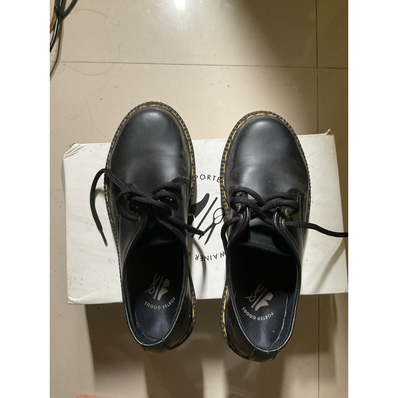 sepatu portee goods docmart 38