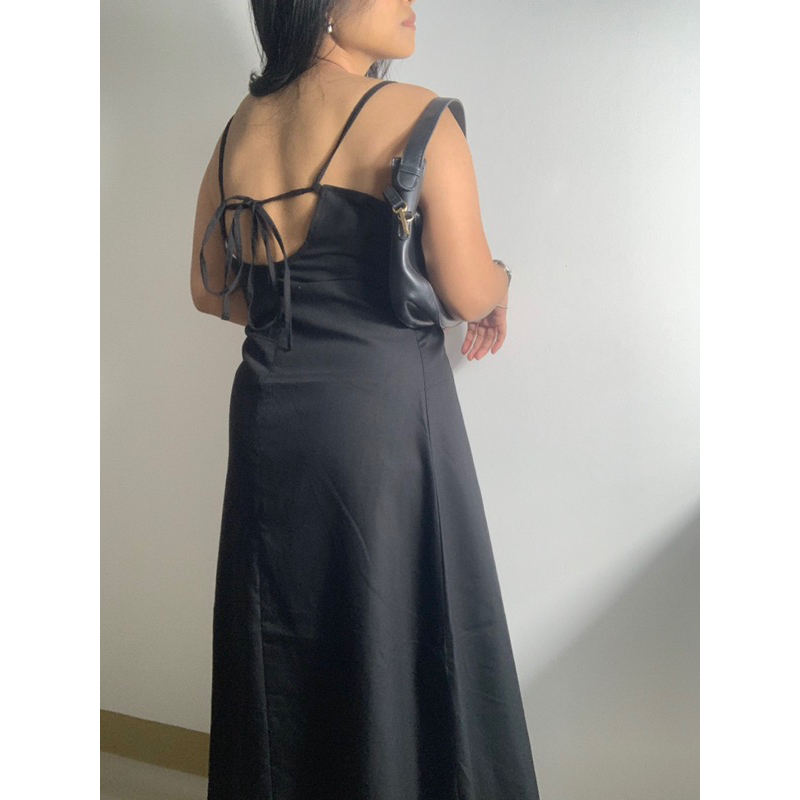 Black Sleveless Dress