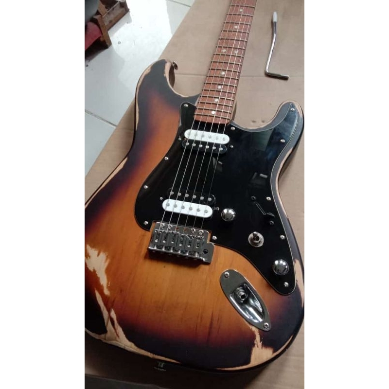 Gitar Fender Stratocaster Relic New Custom