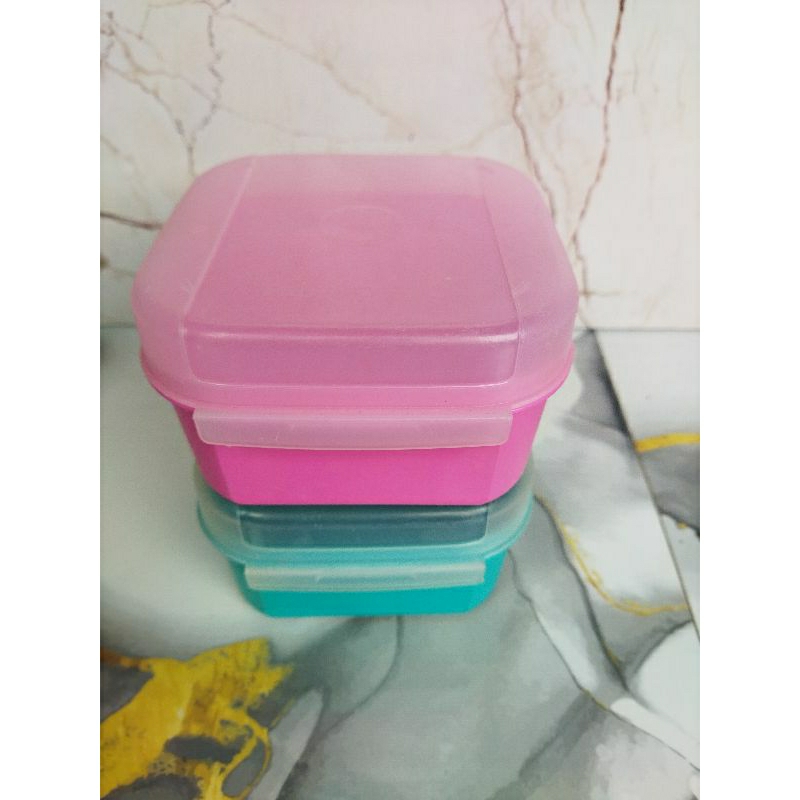tempat bekal makan kotak roti signature wadah serbaguna tupperware preloved second