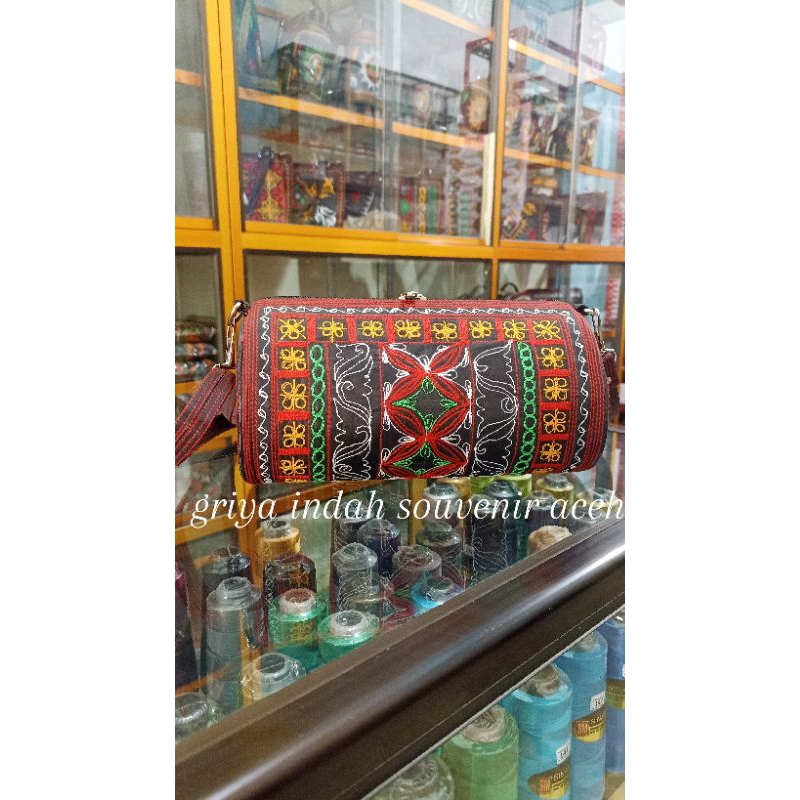 Tas guling khas Aceh Selempang Wanita