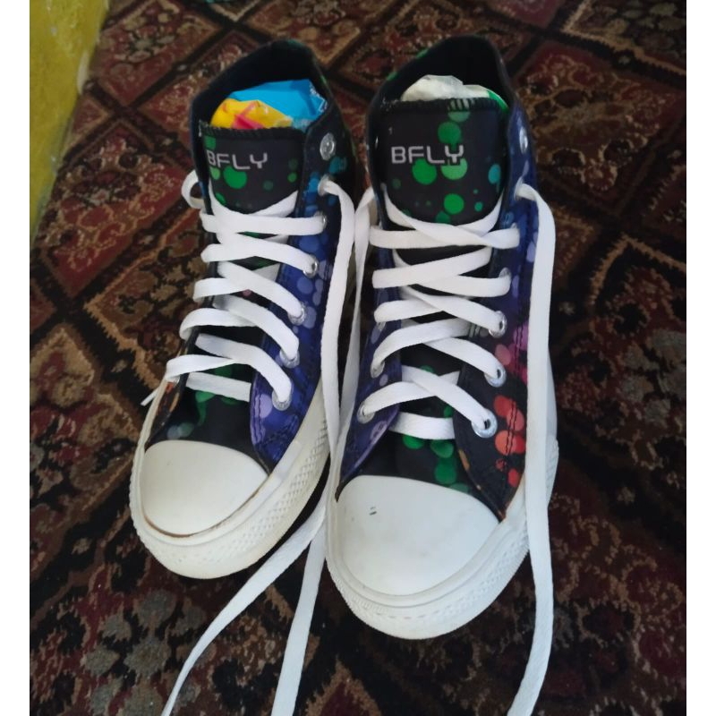 Sepatu Sneakers BFLY Hitam Warna-warni