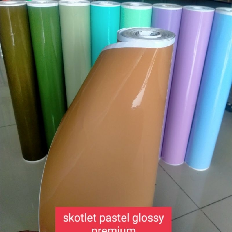 Sticker Skotlet Pastel Light Brown Glossy (per 25cm)