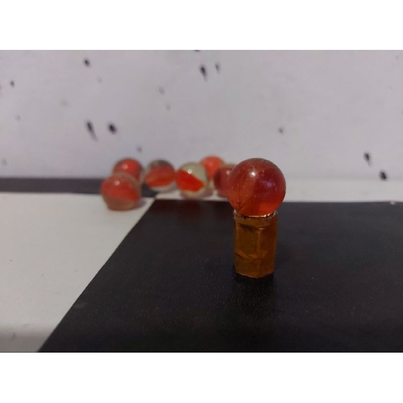 kelereng balap warna merah