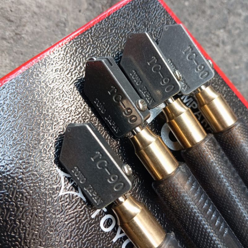 Pisau Alat Potong Kaca TC - 90 TOYO Cutter Tc 90 Original