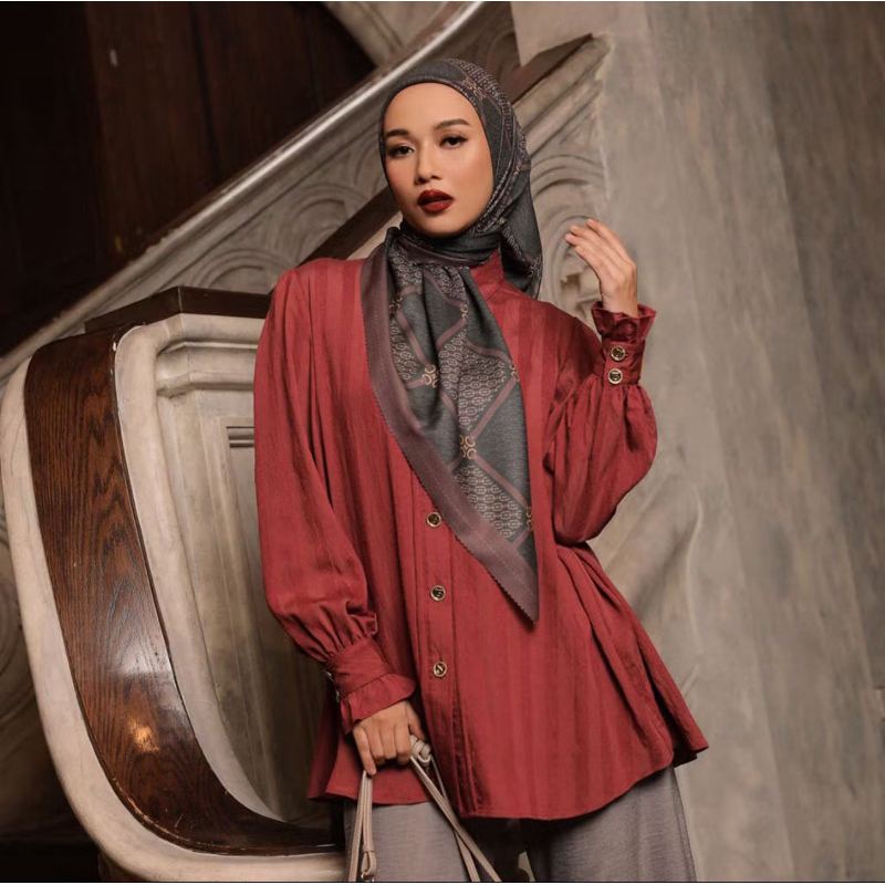 [PRELOVED] ZASKIA SUNGKAR | BALKY BLOUSE ANOTHER CHAIN SIZE S