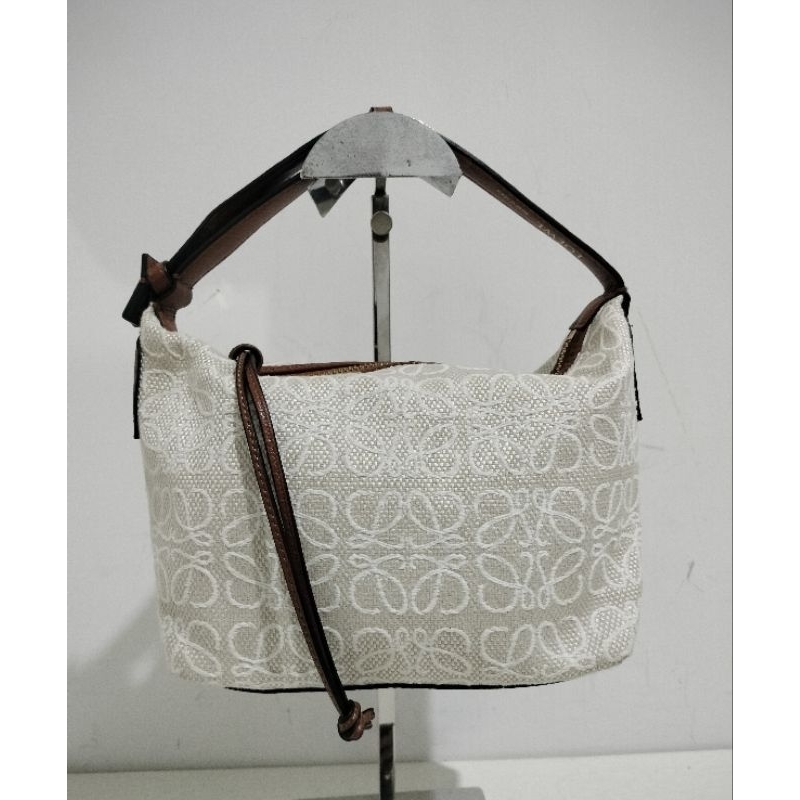 Preloved_Loewe Cubi Medium