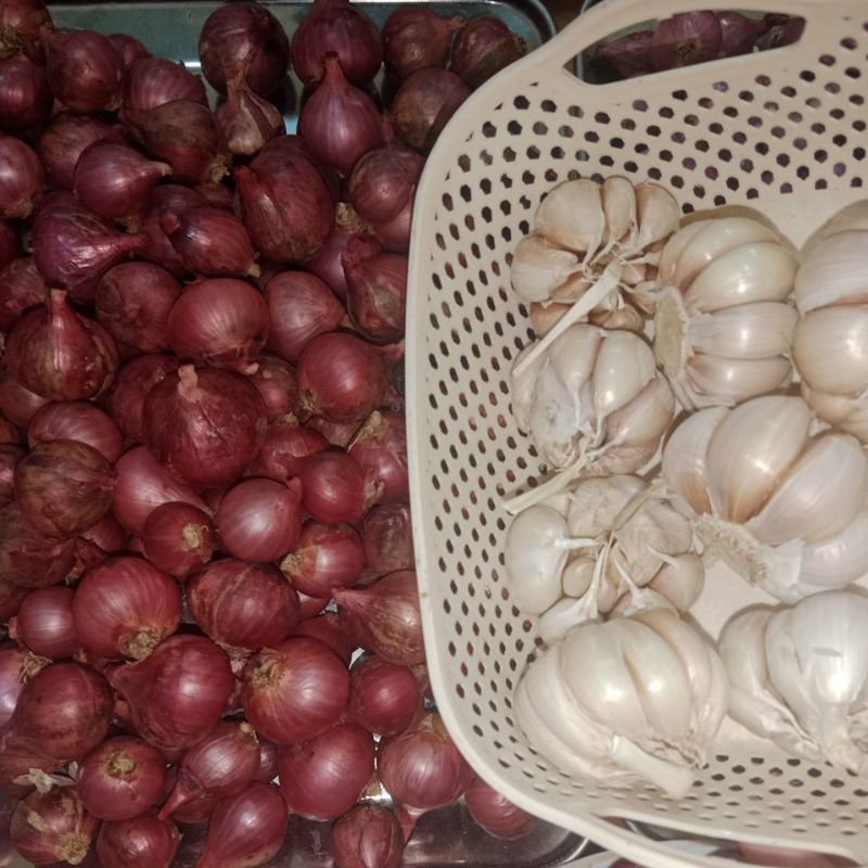 

Paket bawang merah karet BALI 500gram dan bawang putih 500gram