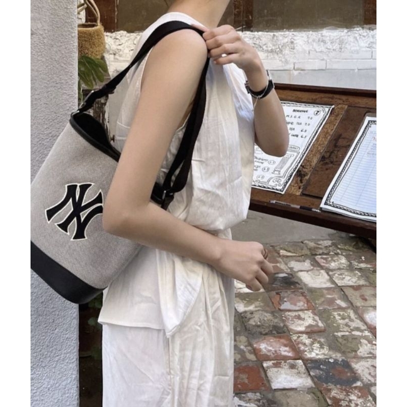 Tas  Basic Big Logo Canvas Bucket Bag NY