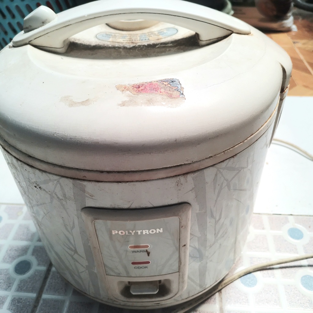 Rice Cooker Bekas