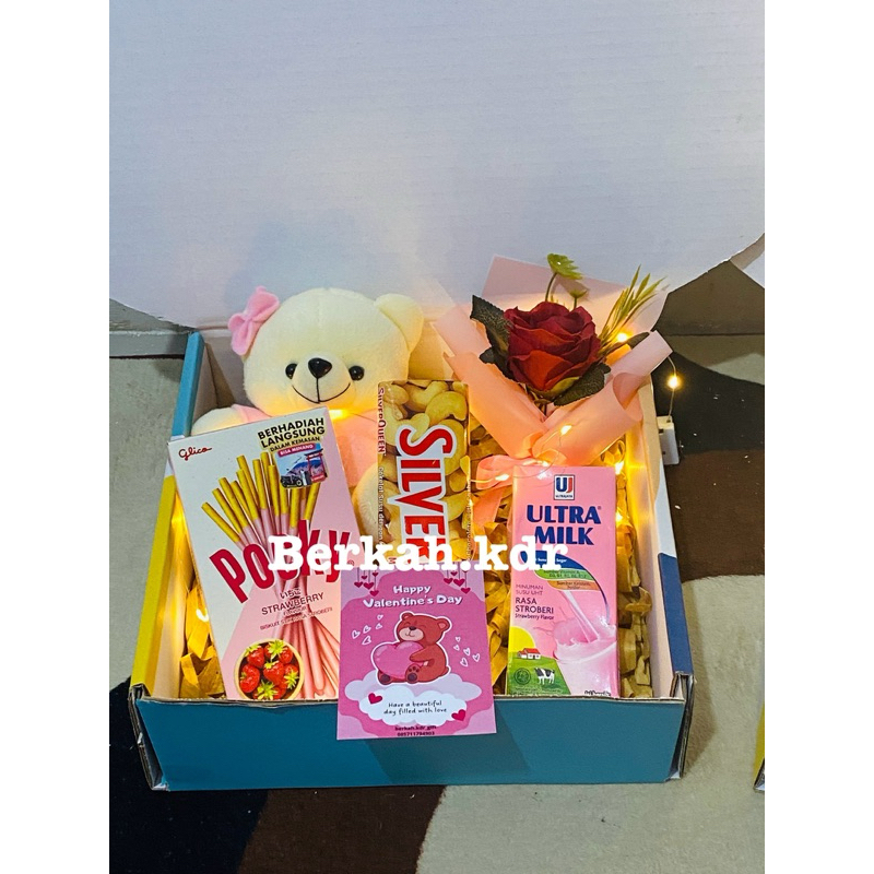 

HAMPERS PAKET KADO KADO ULTAH ULANG TAHUN ANNIVERSARY COKLAT VALENTINE HARI IBU HARI GURU GIFT BOX WISUDA