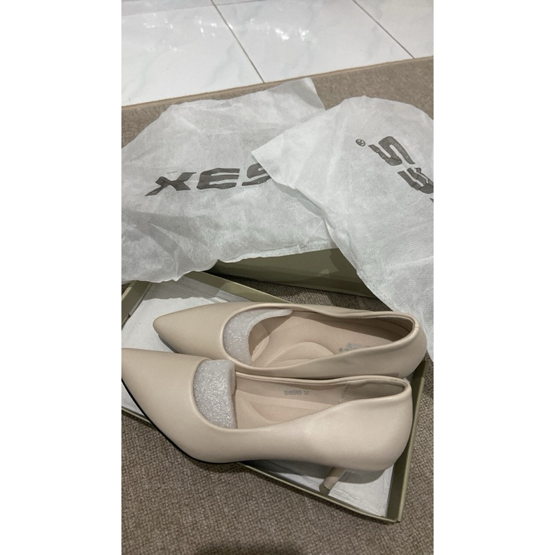 Sepatu Heels XES