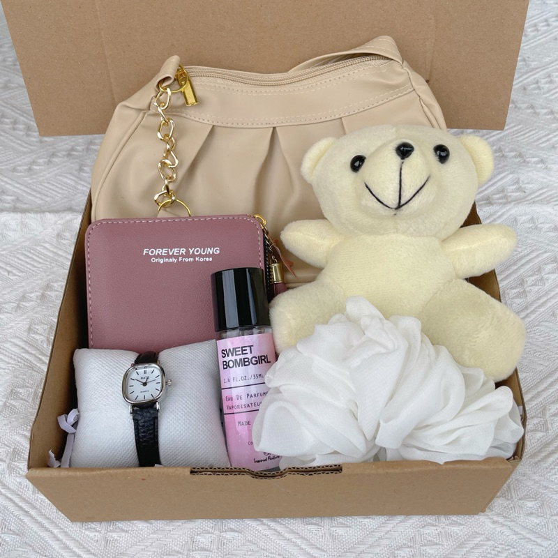 

(SPESIAL) Kado Hampers Giftbox Cewek Perempuan Aesthetic Bermanfaat Hadiah Untuk Bestie Kado Gift Pacar Anniversary