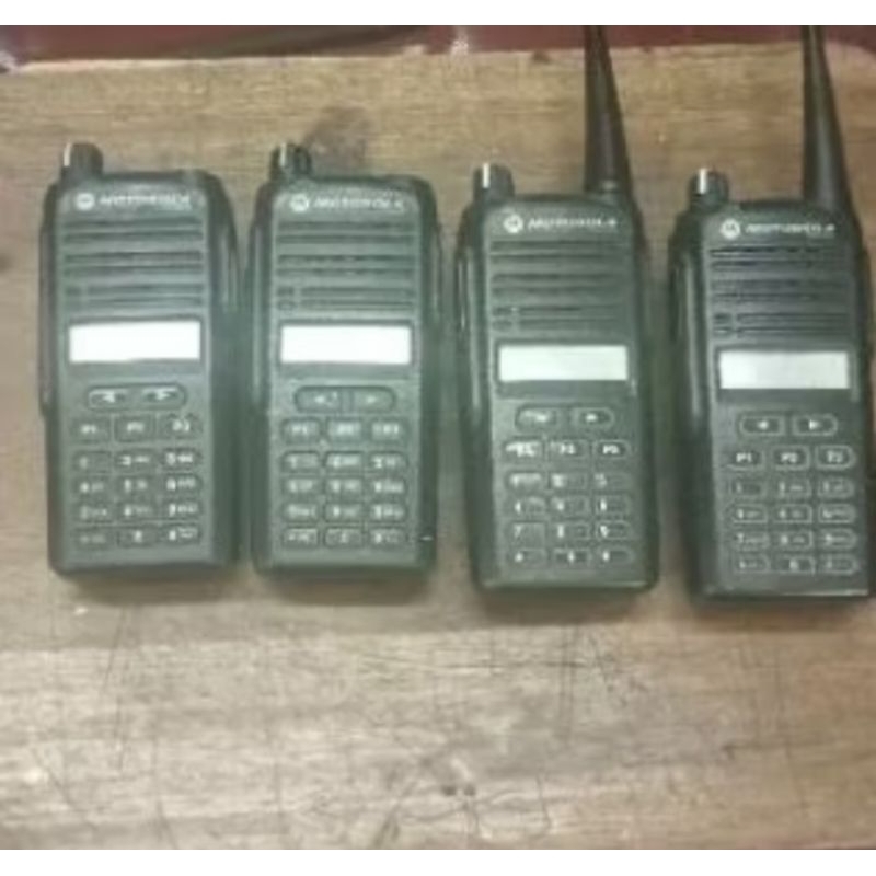 Ht Motorola cp 1660 UHF 1 403.000-447.000Mhz bekas lengkap charger