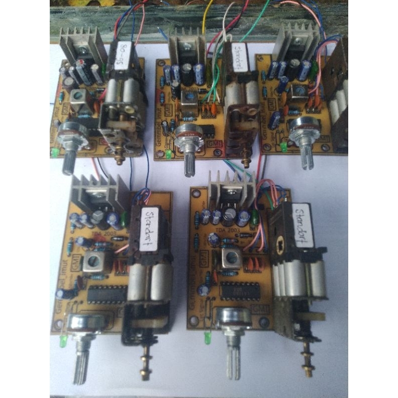 Kit Radio Tuner Fm + Mini Amplifier TDA 2003 Frekwensi standart..  Kepala radio bekas dirakit ulang.