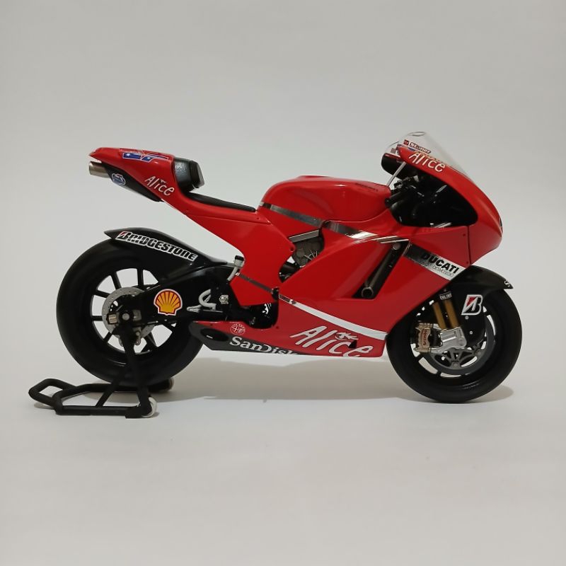 Diecast Motogp Minichamps 1/12 Ducati Desmosedici GP7 Casey Stoner 2007 Alice Team Marlboro World Ch