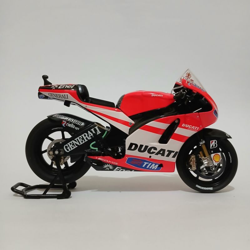 Diecast Motogp Minichamps 1/12 Ducati Desmosedici GP11 Nicky Hayden 2011 Limited Edition 700 pcs