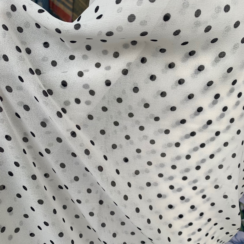 Kain Polkadot Putih - kain ceruty - kain ceruty motif - kain ceruty premium [CODE 2]