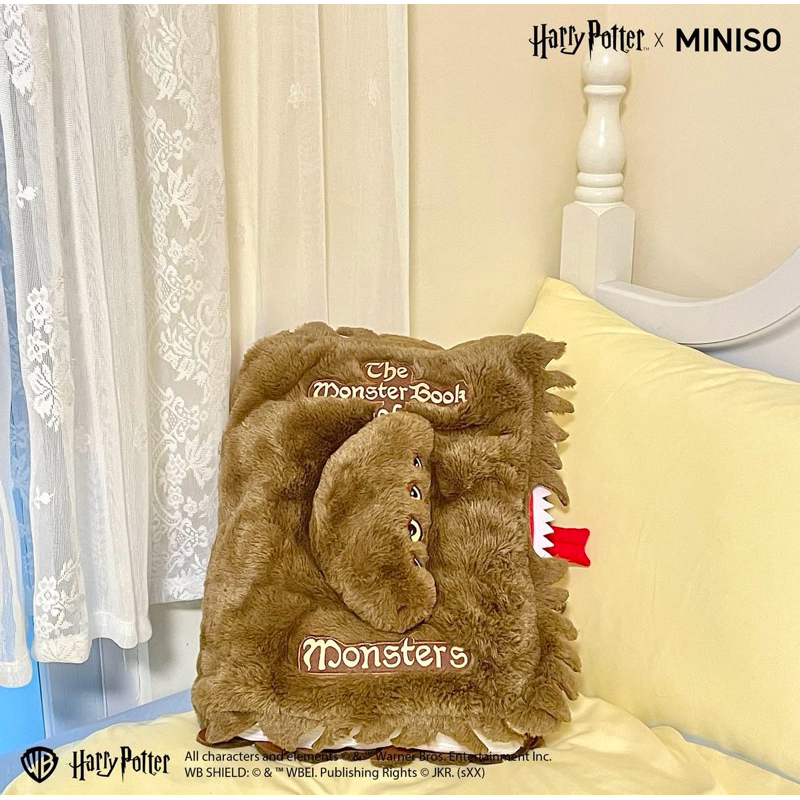 

Harry Potter Plush Stationery Case (The Monster Book Of Monsters)