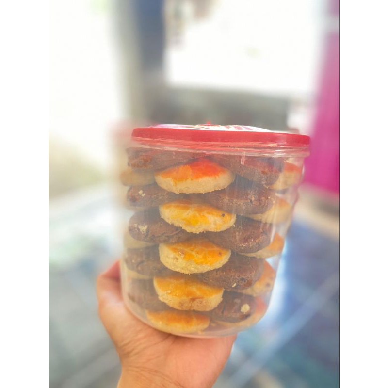 

KUE KACANG ASLI JEMBER | PEMBUAT PERTAMA | LANGSUNG DARI PABRIK | I KG | PUSAT KUE KACANG JEMBER
