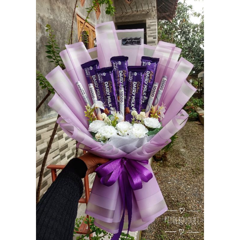 

buket premium isi coklat ,uang,bunga