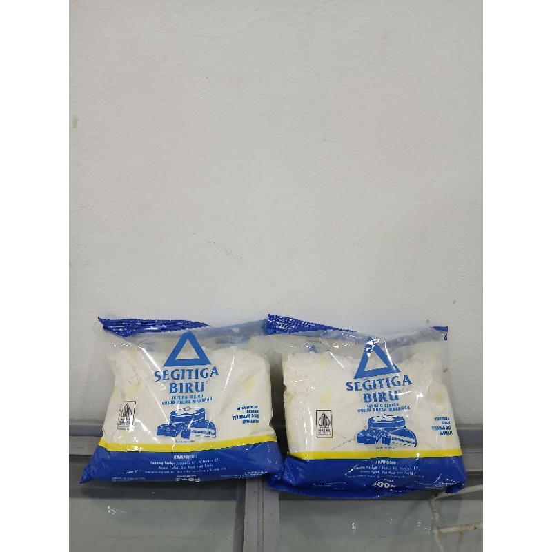 

Segitiga Biru Kaca