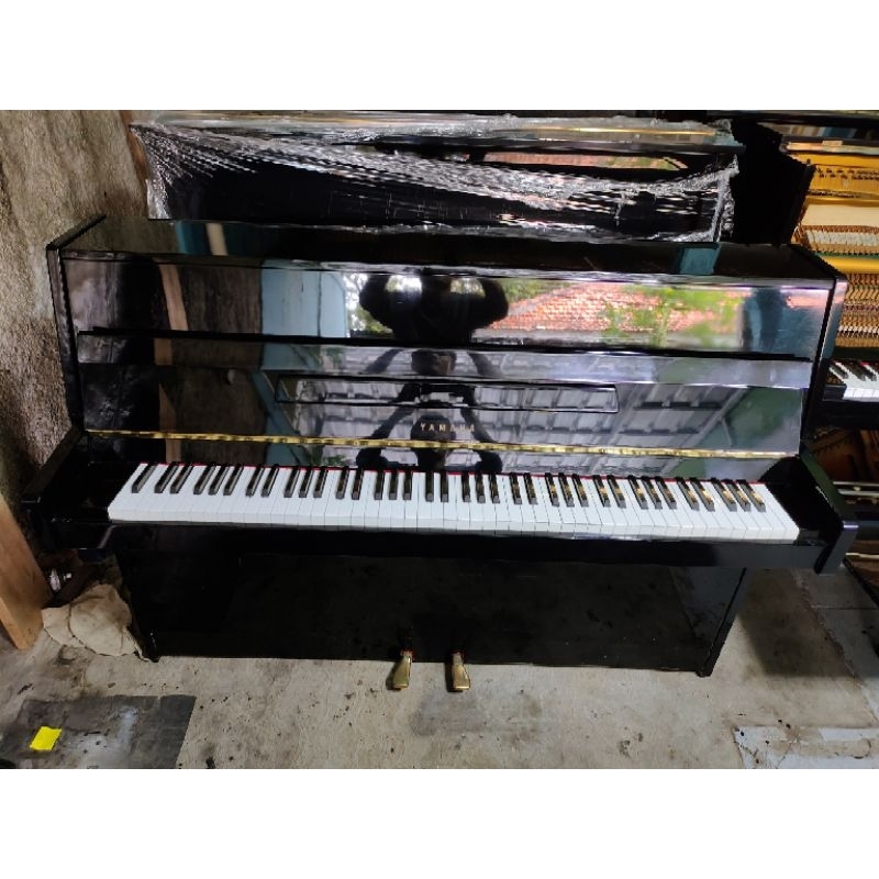 Piano Yamaha LU-80 Second