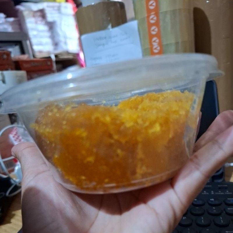 

SELAI NANAS UNTUK NASTAR BERSERAT (selai komalasari)BERAT 250GR BERKUALITAS