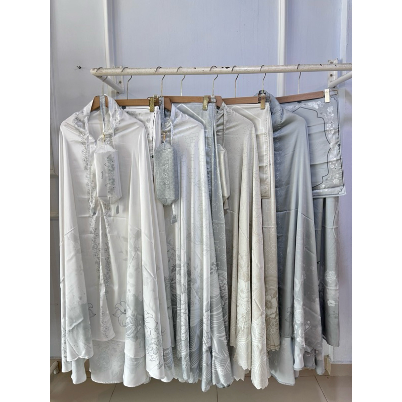 EMIRA MUKENA SATIN FLOWER JUMBO