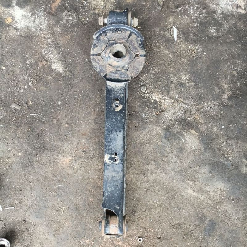 low arm belakang avanza, xenia lama