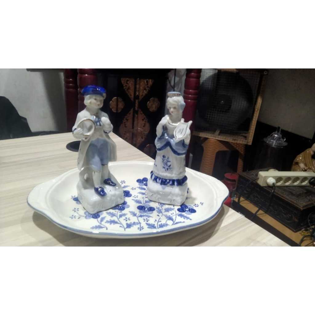 Patung Eropa Keramik Couple Kuno Jadul Antik