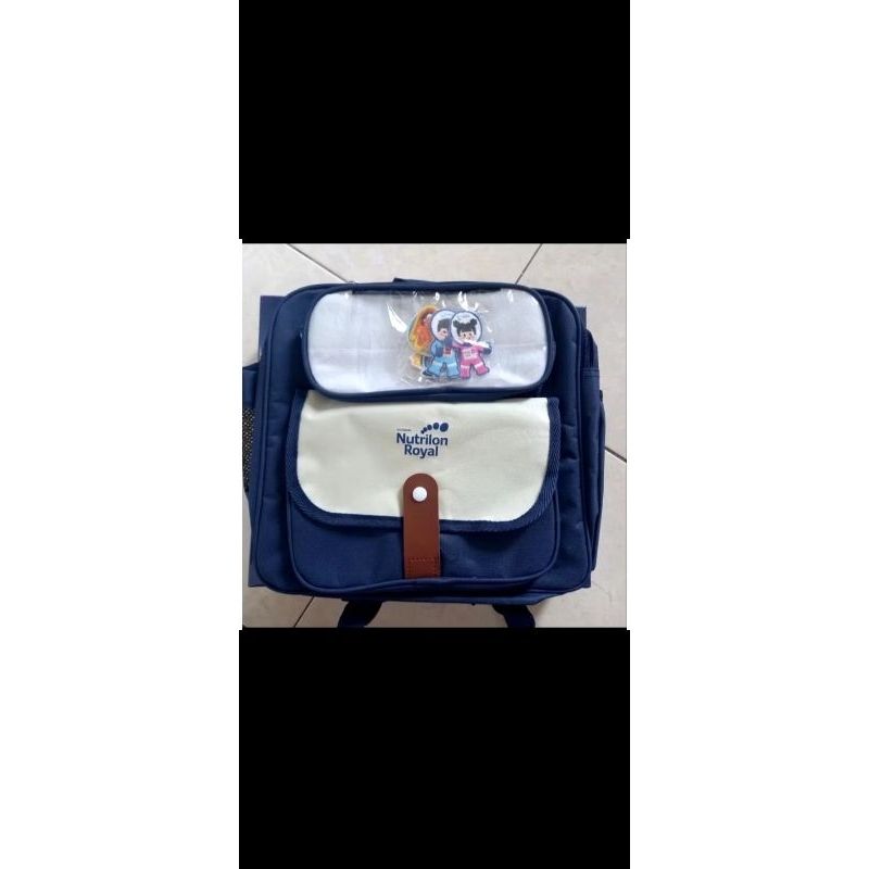 1set tas nutrilon dan kotak makan bebelac 70 ribu tas nutrilon 50k kotak makan 20k