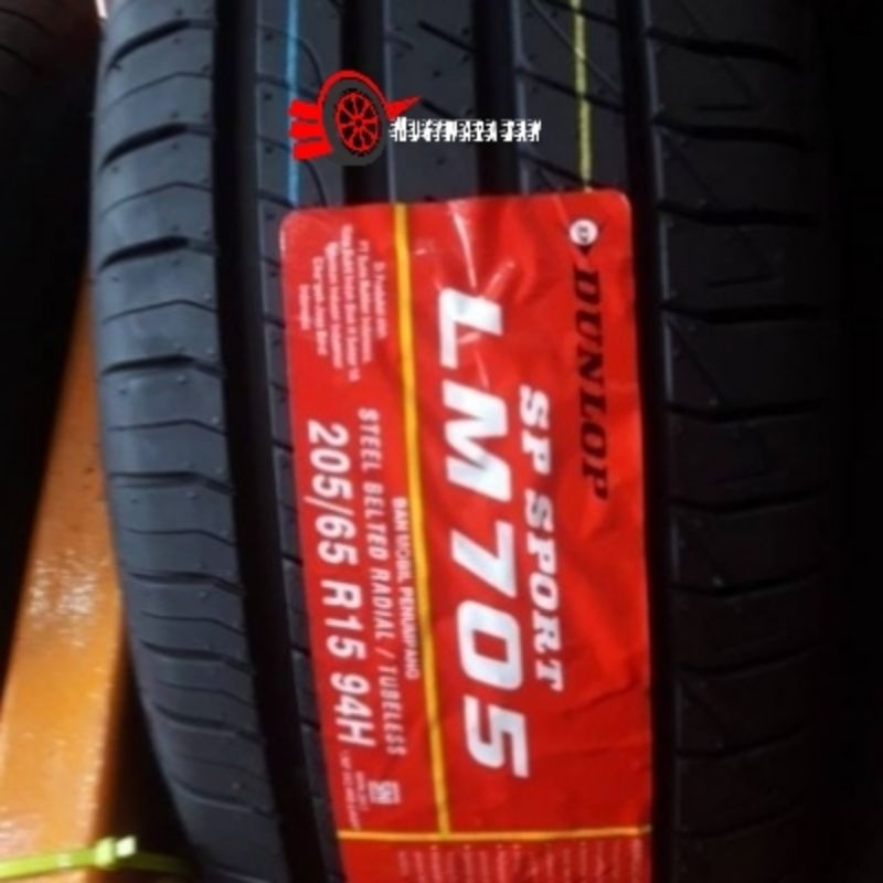 BAN MOBIL DUNLOP 205 65 R15 LM705 TUBELES UNTUK INNOVA LAMA