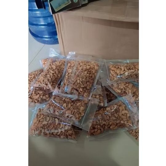 

kacangMede patahan matang 100gr variant 5 rasa