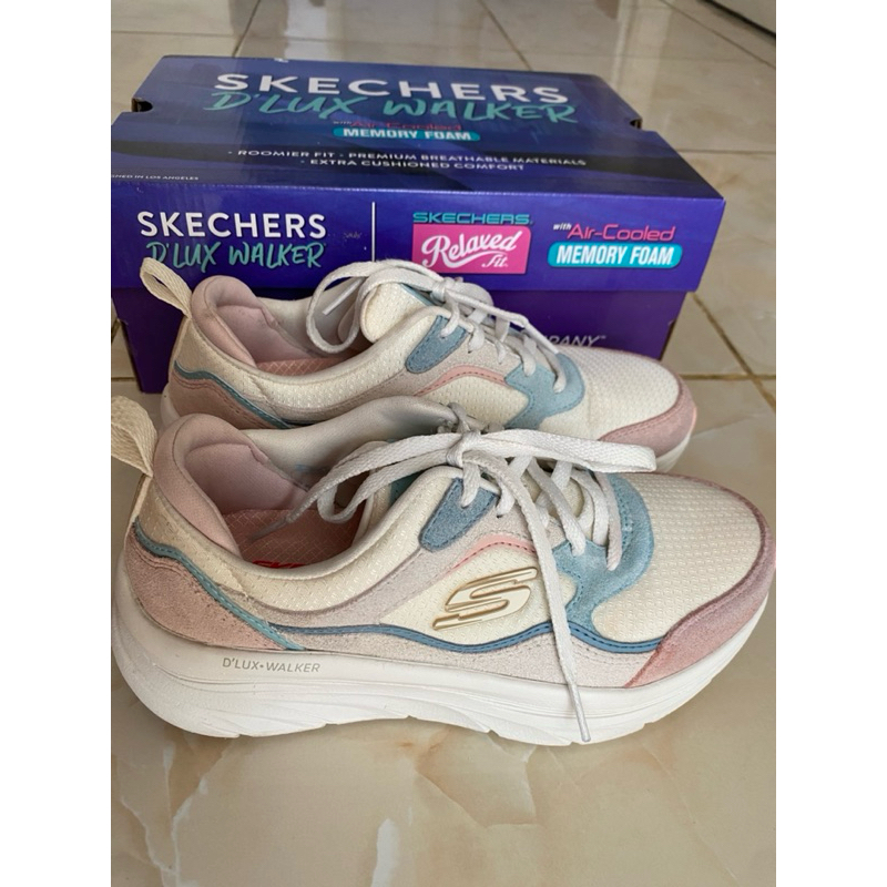 Skechers D’Lux Walker Women