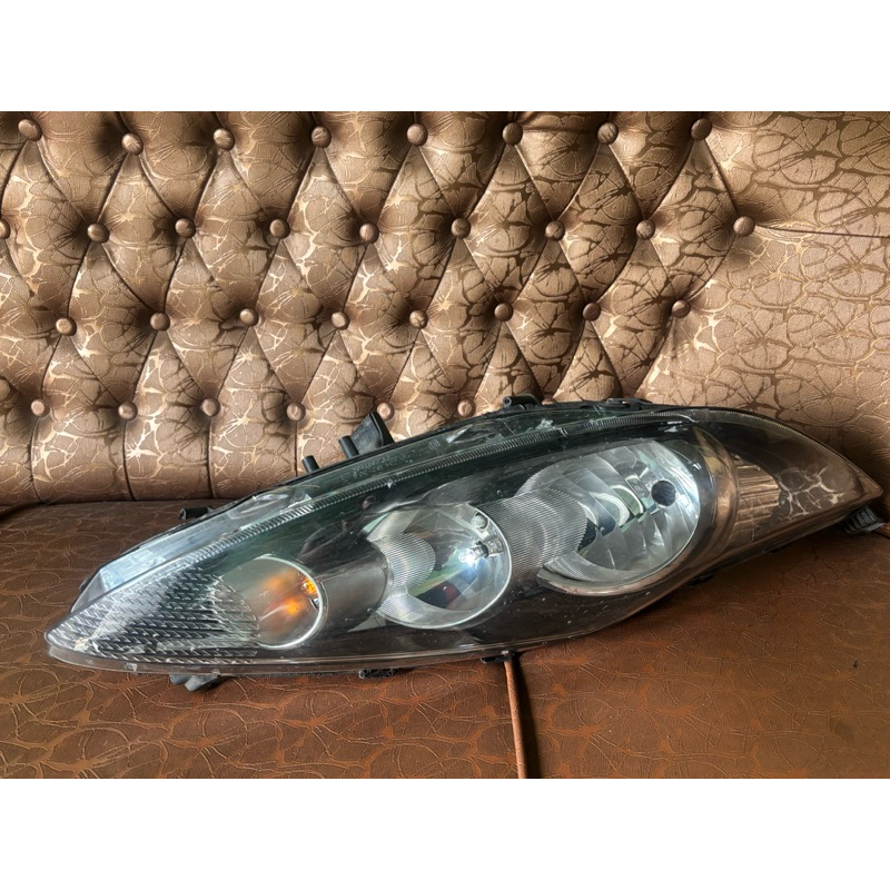 HEADLAMP ford fiesta tahun 2009-2012 kualitas  90% masih bagus